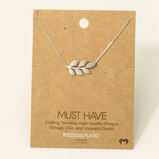 Dainty Leaf Pendant Necklace
