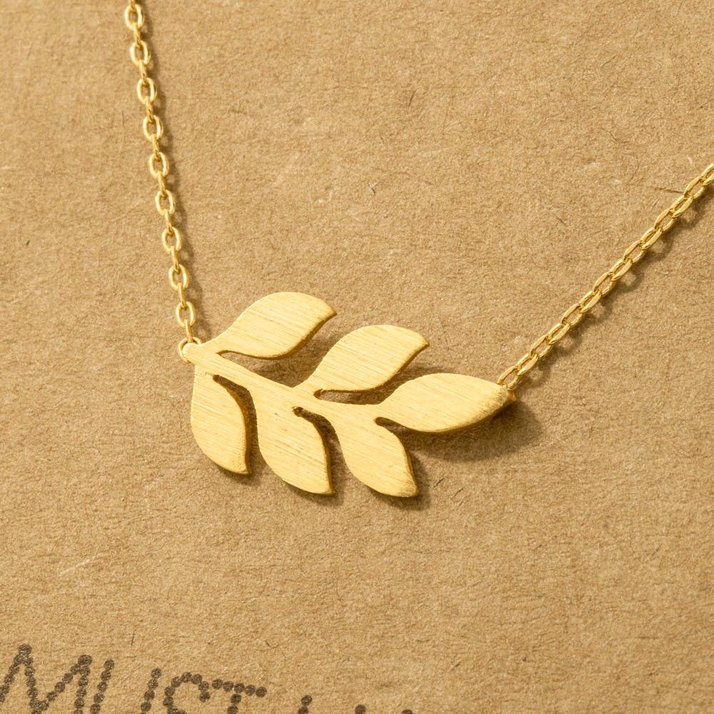 Dainty Leaf Pendant Necklace